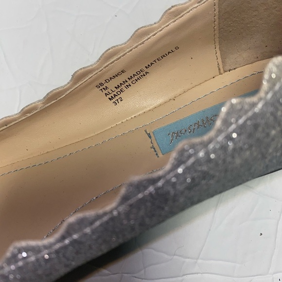 Blue by Betsey Johnson Women's Dance Flat silver glitter shoes size 7M - Picture 5 of 6